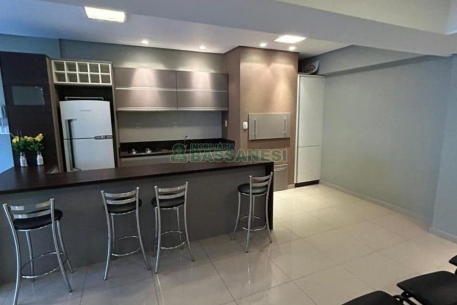 Apartamento com 80m², 2 dormitórios, 1 vaga, no bairro Charqueadas em Caxias do Sul para Comprar