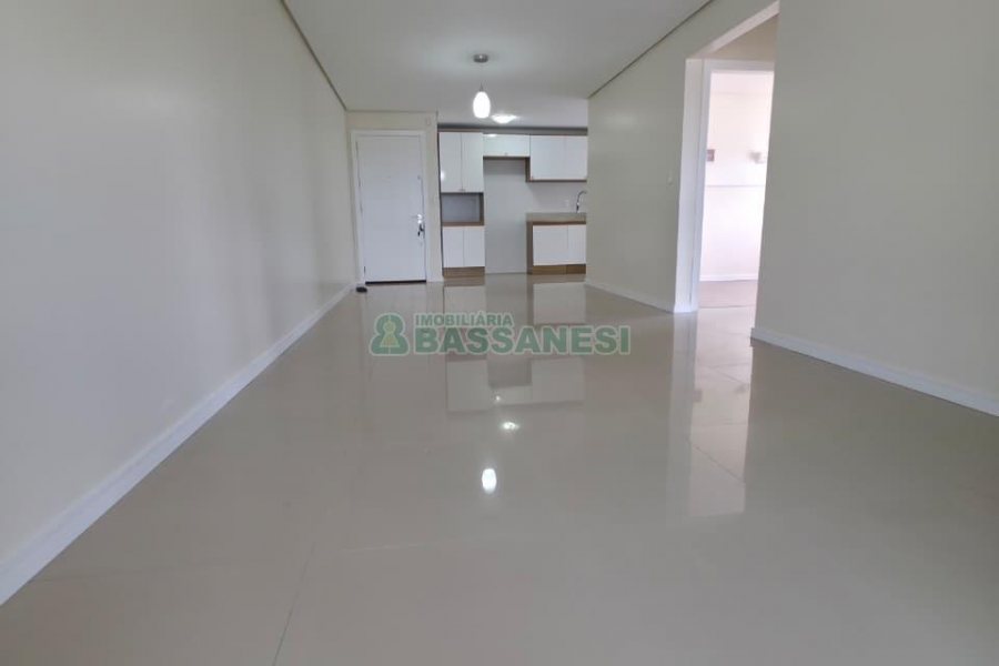 Apartamento com 80m², 2 dormitórios, 1 vaga, no bairro Charqueadas em Caxias do Sul para Comprar