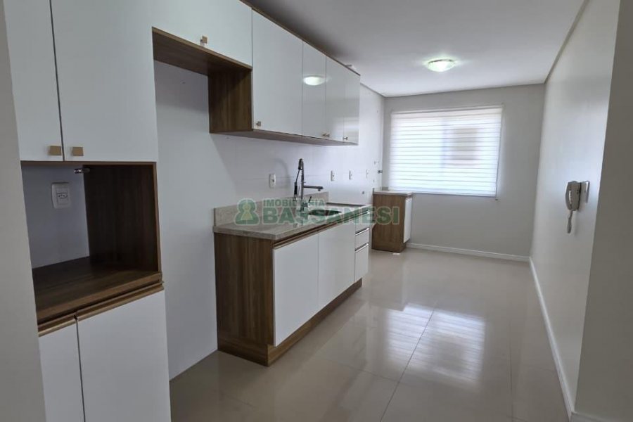 Apartamento com 80m², 2 dormitórios, 1 vaga, no bairro Charqueadas em Caxias do Sul para Comprar