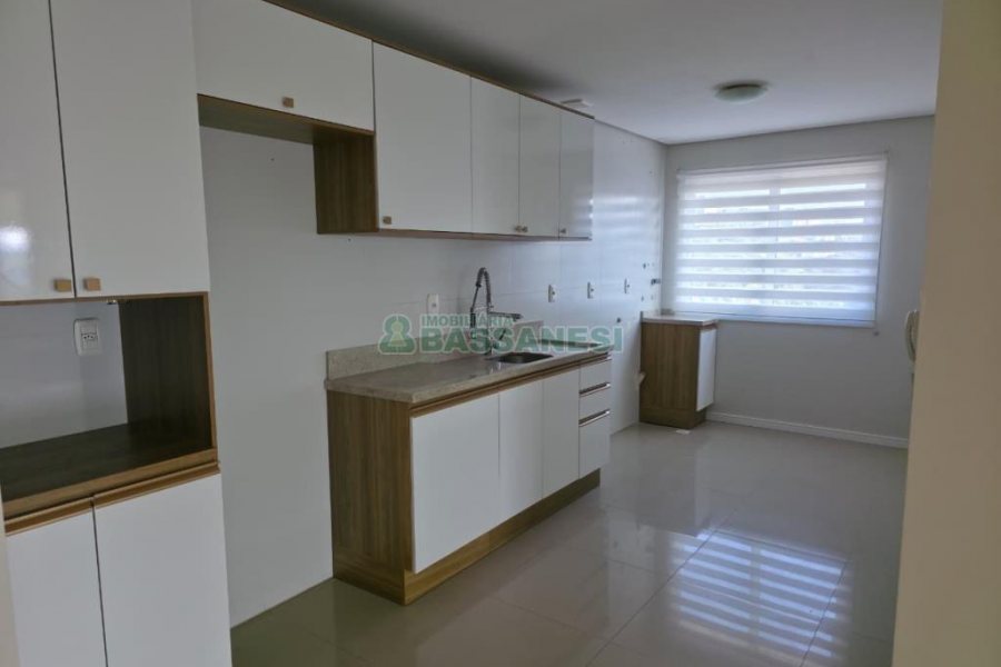 Apartamento com 80m², 2 dormitórios, 1 vaga, no bairro Charqueadas em Caxias do Sul para Comprar