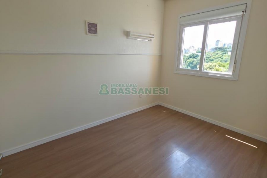 Apartamento com 80m², 2 dormitórios, 1 vaga, no bairro Charqueadas em Caxias do Sul para Comprar