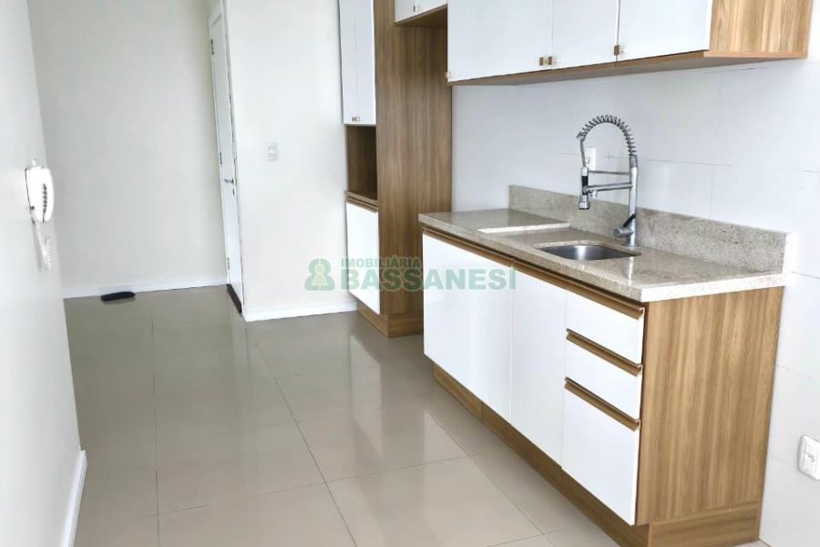 Apartamento com 80m², 2 dormitórios, 1 vaga, no bairro Charqueadas em Caxias do Sul para Comprar