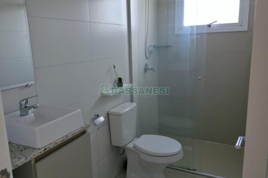 Apartamento com 80m², 2 dormitórios, 1 vaga, no bairro Charqueadas em Caxias do Sul para Comprar