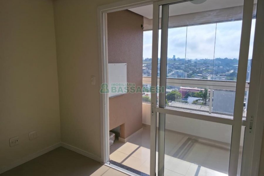 Apartamento com 80m², 2 dormitórios, 1 vaga, no bairro Charqueadas em Caxias do Sul para Comprar