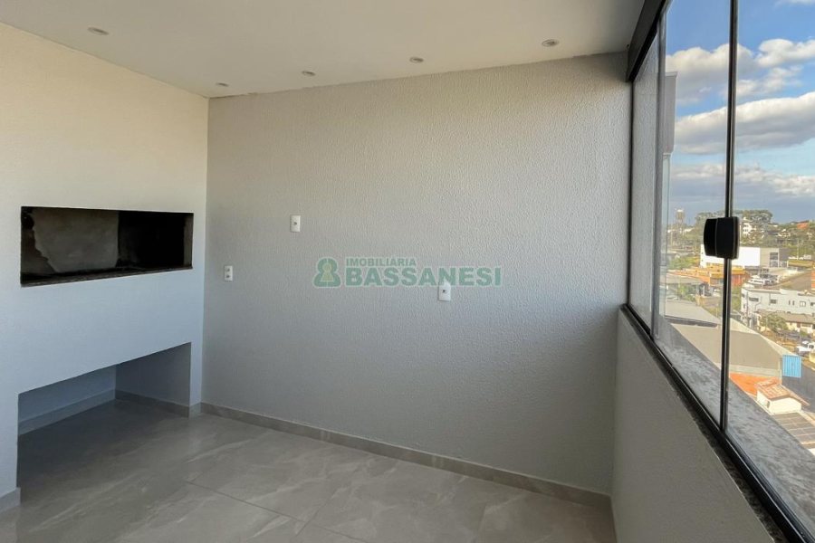 Apartamento com 100m², 3 dormitórios, 6 vagas, no bairro De Lazzer em Caxias do Sul para Comprar