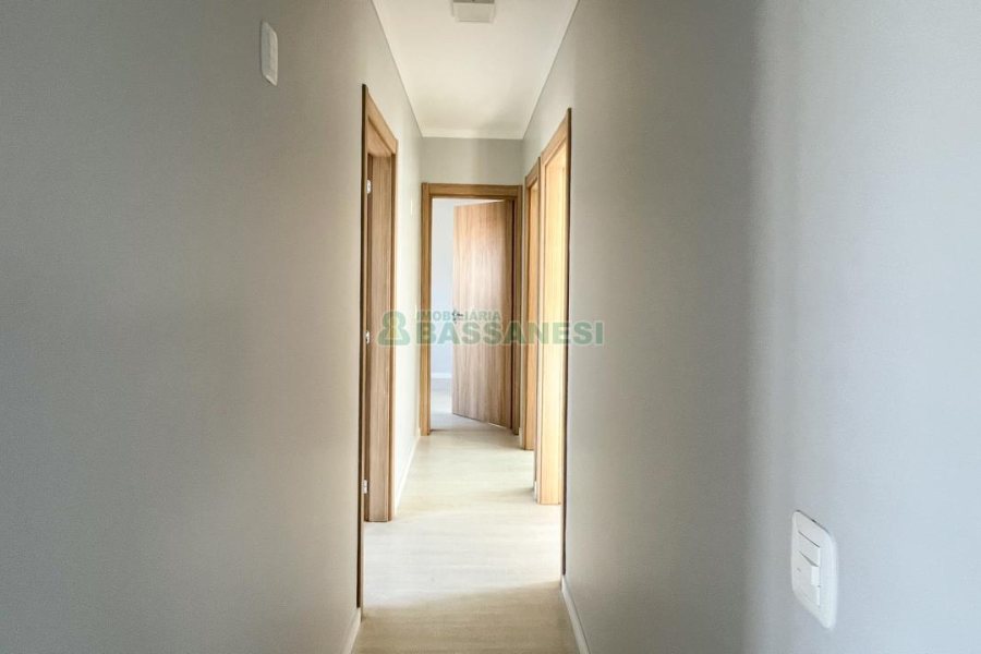 Apartamento com 100m², 3 dormitórios, 6 vagas, no bairro De Lazzer em Caxias do Sul para Comprar