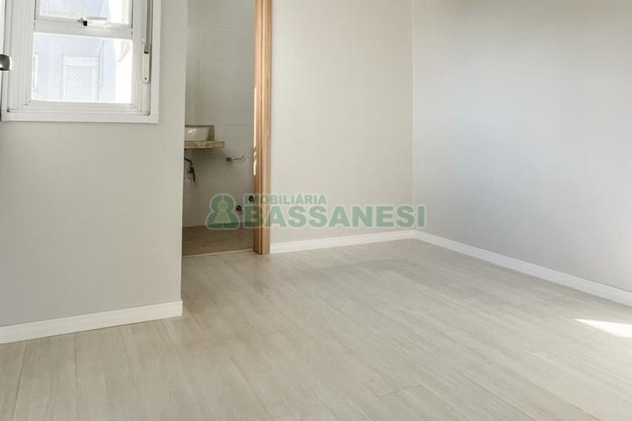 Apartamento com 100m², 3 dormitórios, 6 vagas, no bairro De Lazzer em Caxias do Sul para Comprar