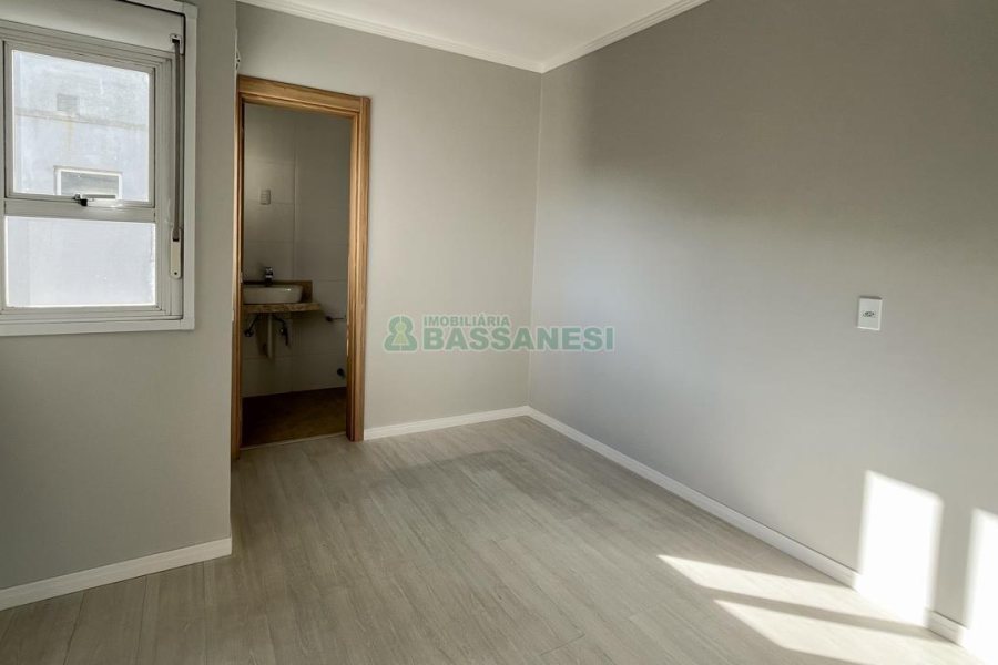 Apartamento com 100m², 3 dormitórios, 6 vagas, no bairro De Lazzer em Caxias do Sul para Comprar