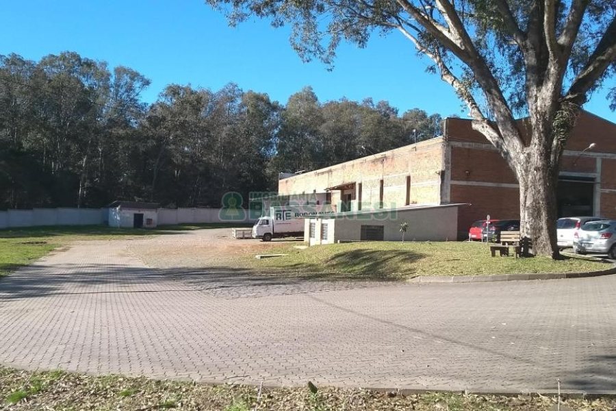 Pavilhão com 2190m², no bairro Santa Fé em Caxias do Sul para Alugar