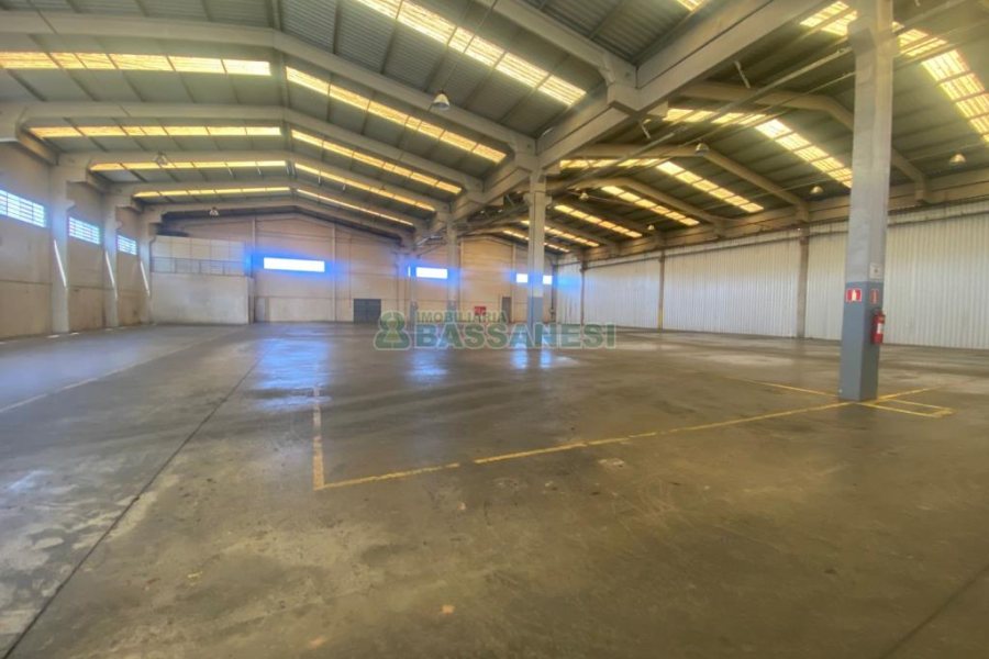 Pavilhão com 2040m², no bairro Santa Catarina em Caxias do Sul para Alugar