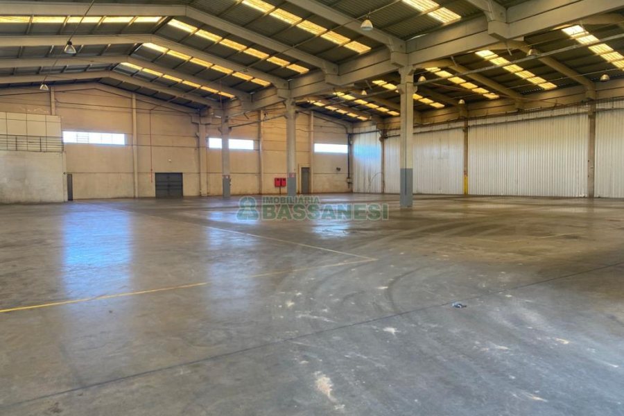 Pavilhão com 2040m², no bairro Santa Catarina em Caxias do Sul para Alugar