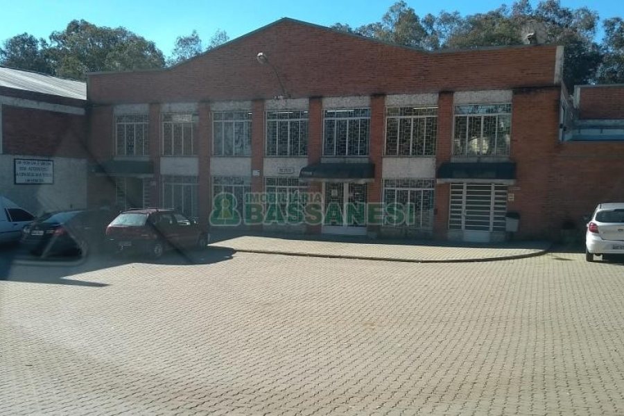 Pavilhão com 3370m², no bairro Santa Fé em Caxias do Sul para Alugar