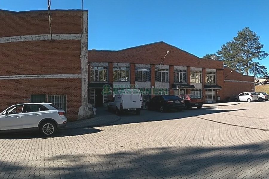 Pavilhão com 3370m², no bairro Santa Fé em Caxias do Sul para Alugar