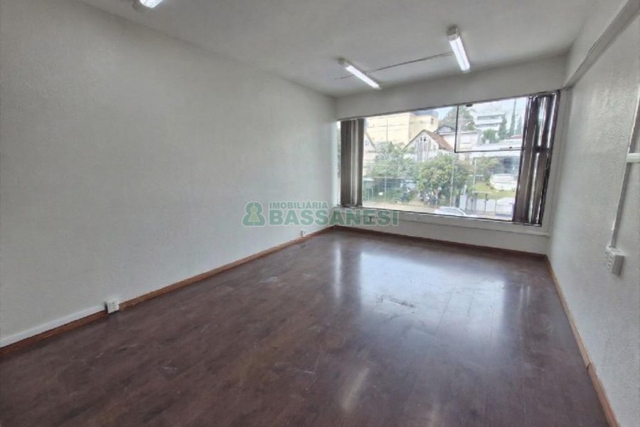 Sala com 107m², 1 vaga, no bairro Lourdes em Caxias do Sul para Alugar