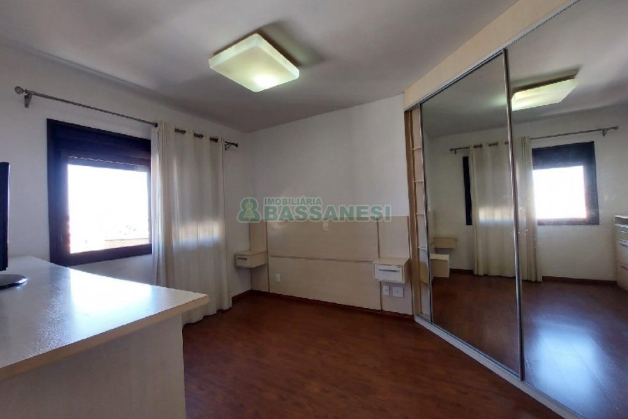 Apto Mobiliado com 99m², 3 dormitórios, 2 vagas, no bairro Pio X em Caxias do Sul para Alugar ou Comprar