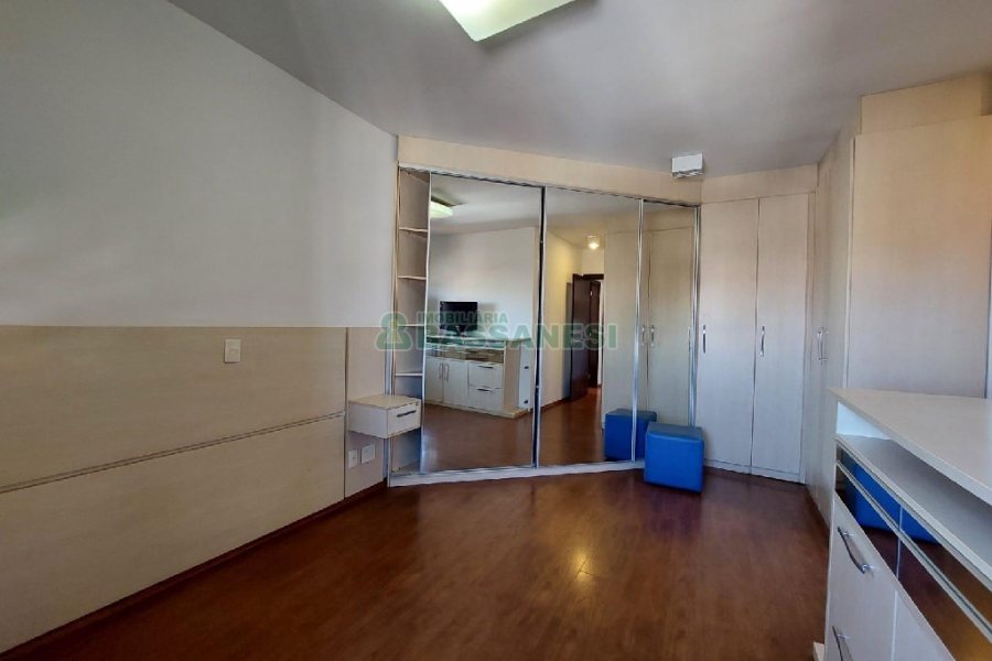 Apto Mobiliado com 99m², 3 dormitórios, 2 vagas, no bairro Pio X em Caxias do Sul para Alugar ou Comprar