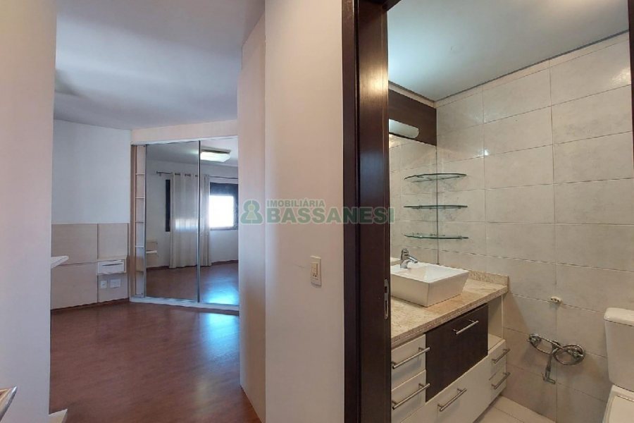 Apto Mobiliado com 99m², 3 dormitórios, 2 vagas, no bairro Pio X em Caxias do Sul para Alugar ou Comprar