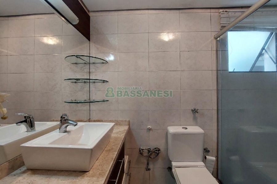 Apto Mobiliado com 99m², 3 dormitórios, 2 vagas, no bairro Pio X em Caxias do Sul para Alugar ou Comprar