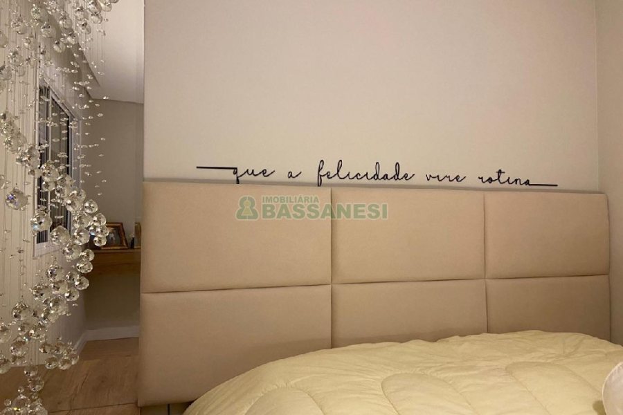 Apto Mobiliado com 64m², 2 dormitórios, 1 vaga, no bairro Jardelino Ramos em Caxias do Sul para Comprar