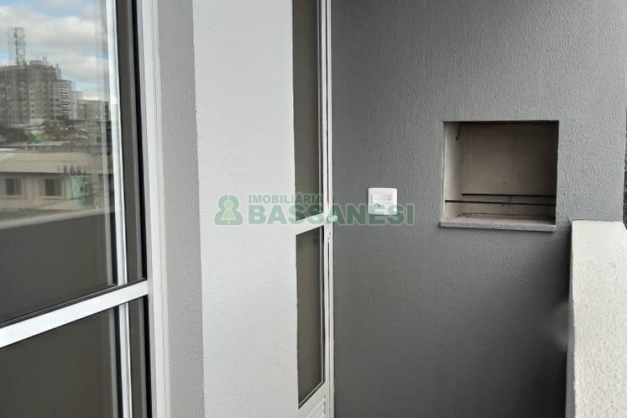 Apto Mobiliado com 64m², 2 dormitórios, 1 vaga, no bairro Jardelino Ramos em Caxias do Sul para Comprar