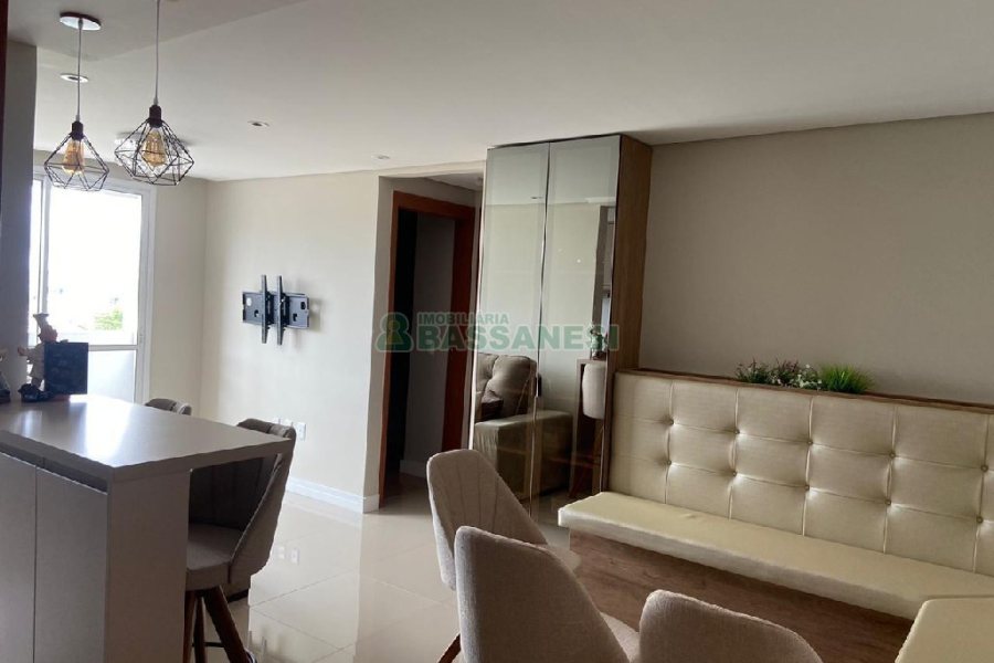 Apto Mobiliado com 64m², 2 dormitórios, 1 vaga, no bairro Jardelino Ramos em Caxias do Sul para Comprar