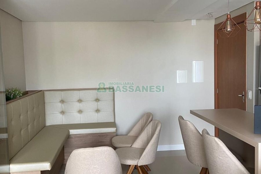 Apto Mobiliado com 64m², 2 dormitórios, 1 vaga, no bairro Jardelino Ramos em Caxias do Sul para Comprar