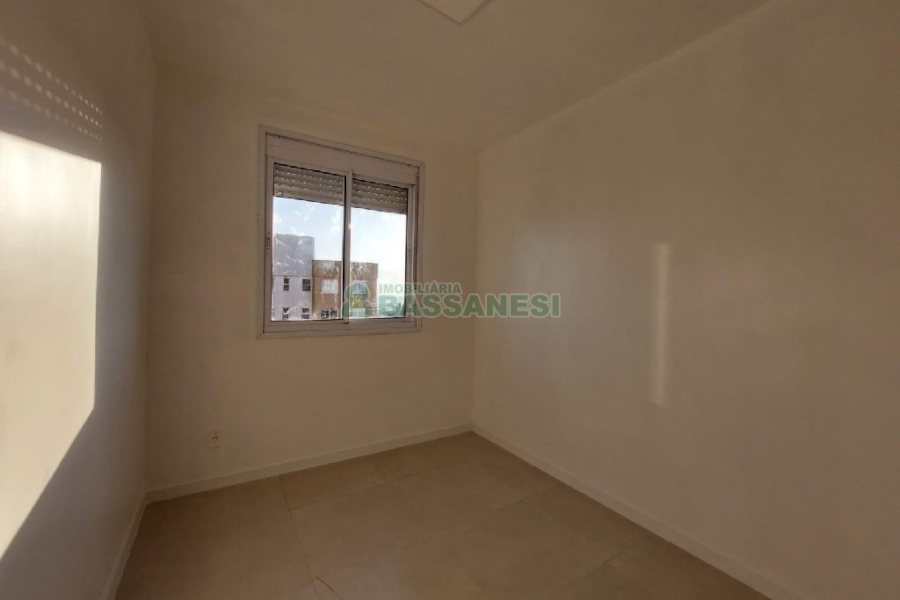 Apartamento com 49m², 2 dormitórios, 1 vaga, no bairro Nossa Senhora do Rosário em Caxias do Sul para Alugar