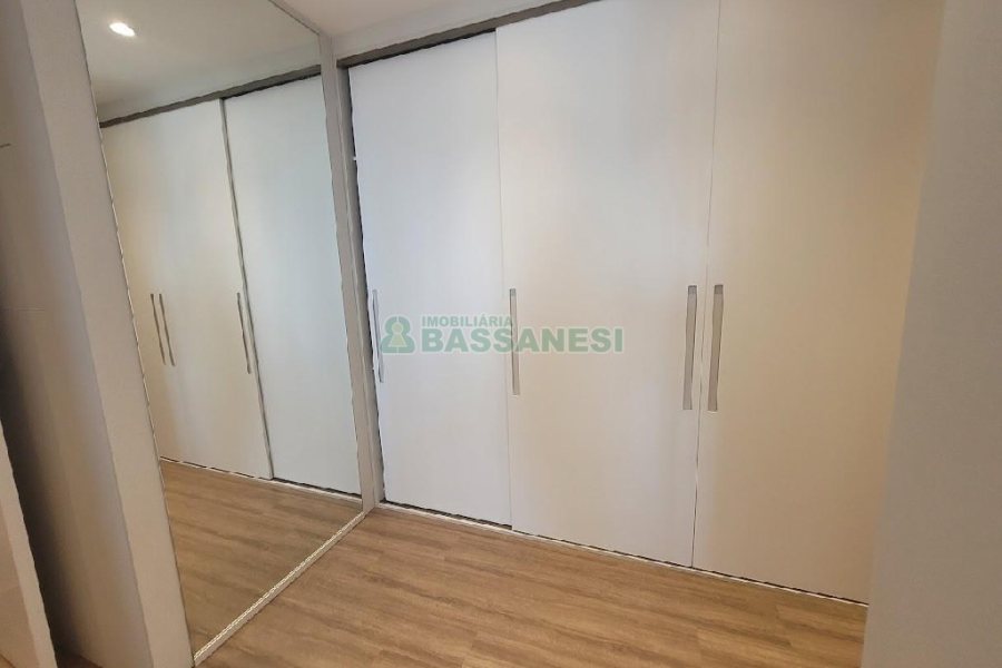 Apto Mobiliado com 110m², 3 dormitórios, 2 vagas, no bairro Petrópolis em Caxias do Sul para Alugar