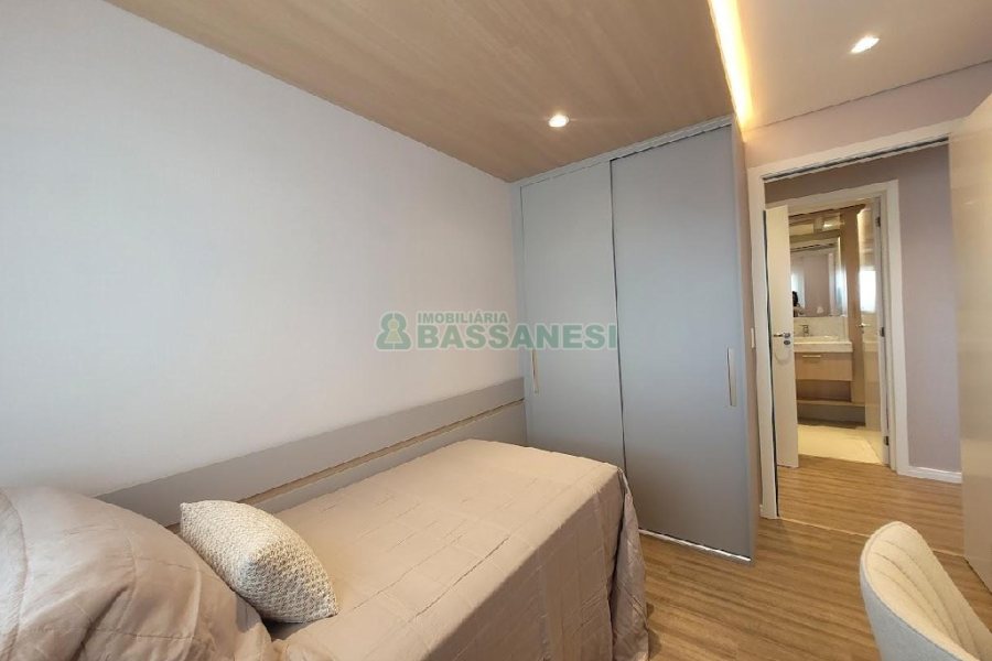 Apto Mobiliado com 110m², 3 dormitórios, 2 vagas, no bairro Petrópolis em Caxias do Sul para Alugar