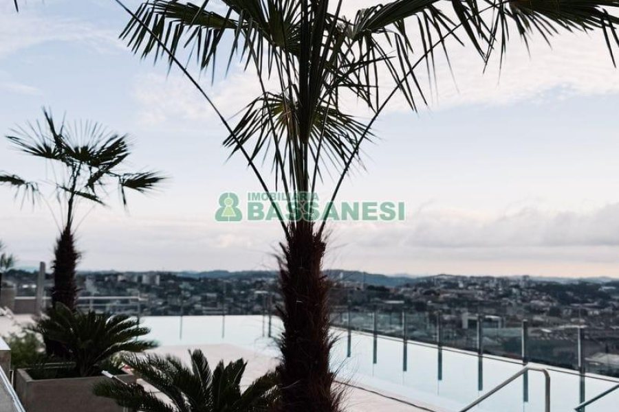 Apto Mobiliado com 110m², 3 dormitórios, 2 vagas, no bairro Petrópolis em Caxias do Sul para Alugar