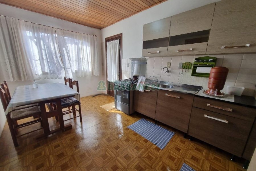 Casa com 80m², 2 dormitórios, no bairro Presidente Vargas em Caxias do Sul para Alugar