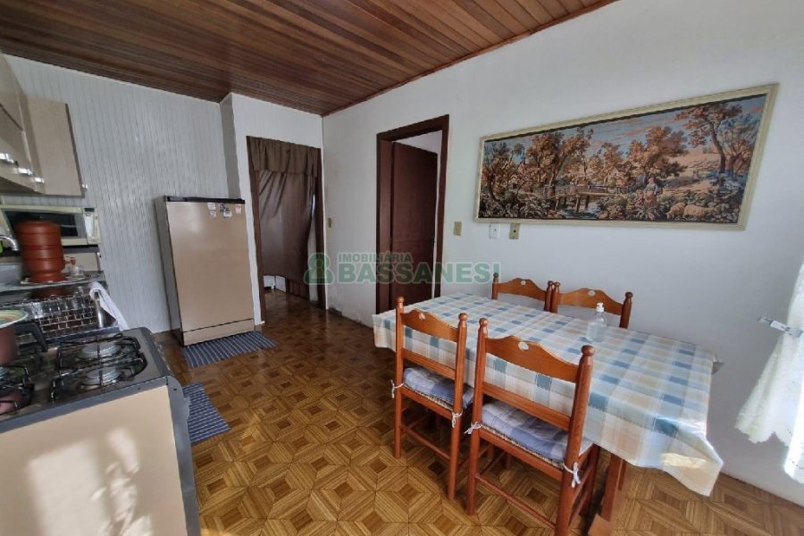 Casa com 80m², 2 dormitórios, no bairro Presidente Vargas em Caxias do Sul para Alugar