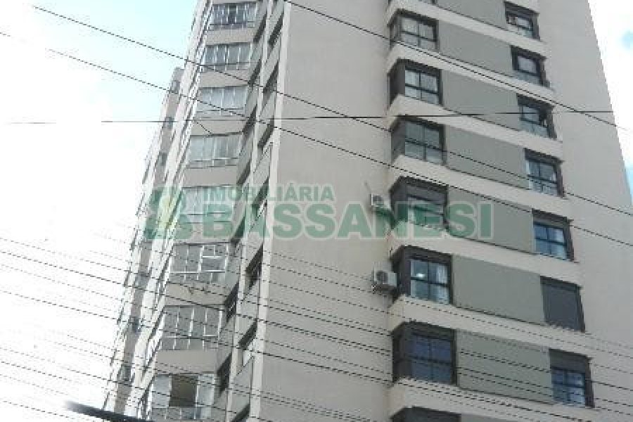Apto Mobiliado com 130m², 3 dormitórios, 1 vaga, no bairro Lourdes em Caxias do Sul para Comprar