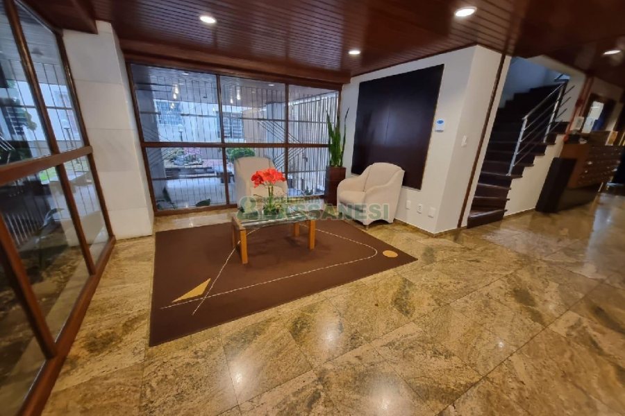 Apto Mobiliado com 130m², 3 dormitórios, 1 vaga, no bairro Lourdes em Caxias do Sul para Comprar