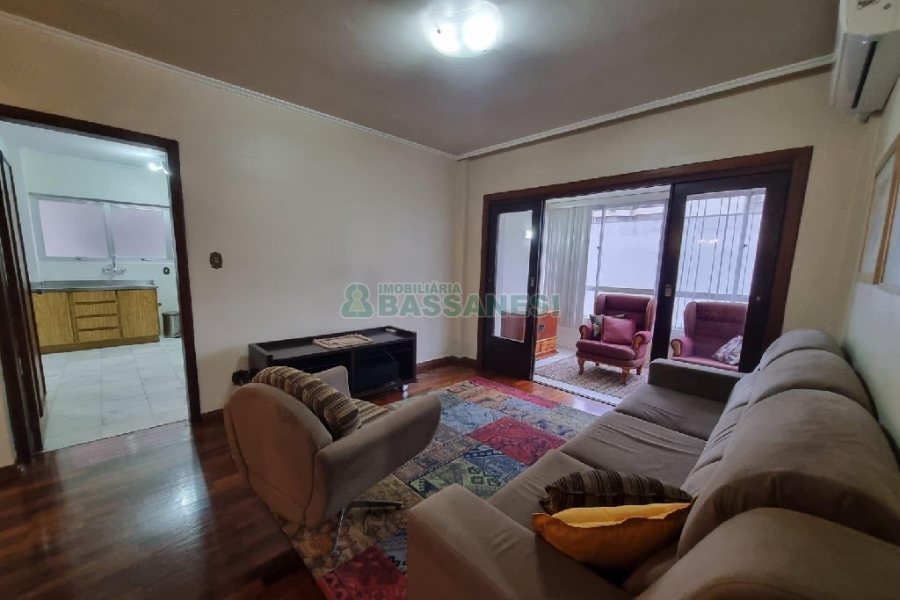 Apto Mobiliado com 130m², 3 dormitórios, 1 vaga, no bairro Lourdes em Caxias do Sul para Comprar