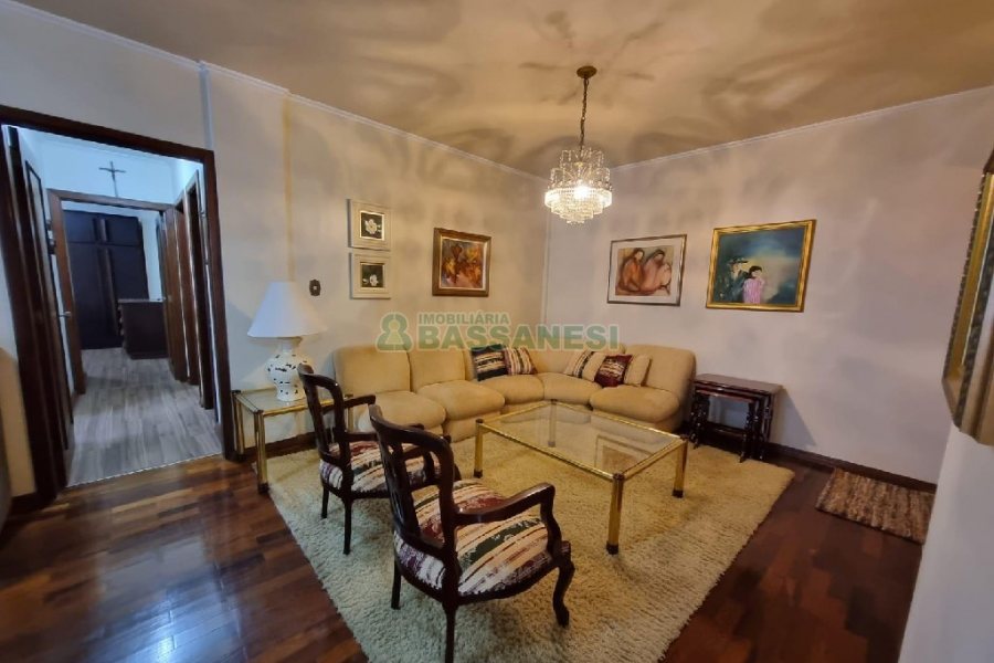 Apto Mobiliado com 130m², 3 dormitórios, 1 vaga, no bairro Lourdes em Caxias do Sul para Comprar