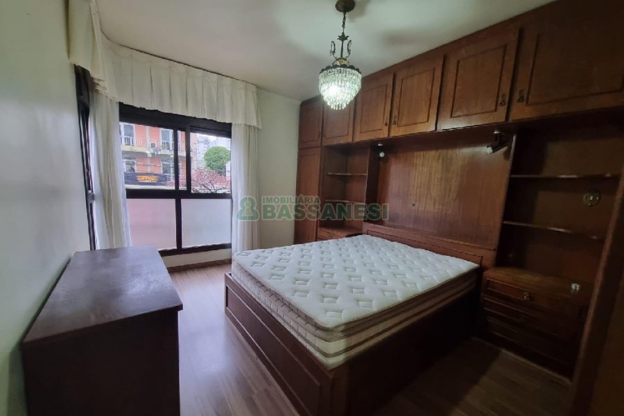 Apto Mobiliado com 130m², 3 dormitórios, 1 vaga, no bairro Lourdes em Caxias do Sul para Comprar