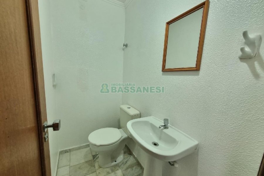 Apto Mobiliado com 130m², 3 dormitórios, 1 vaga, no bairro Lourdes em Caxias do Sul para Comprar