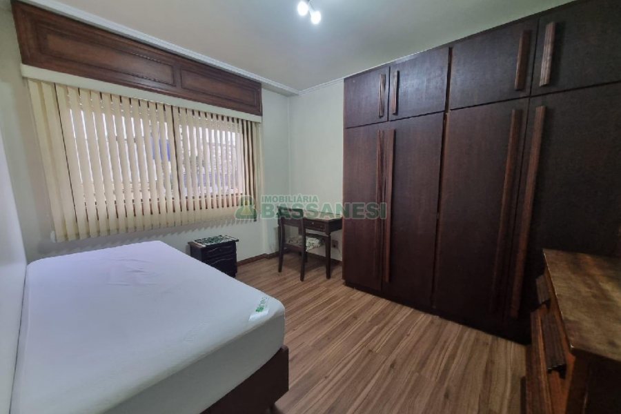 Apto Mobiliado com 130m², 3 dormitórios, 1 vaga, no bairro Lourdes em Caxias do Sul para Comprar