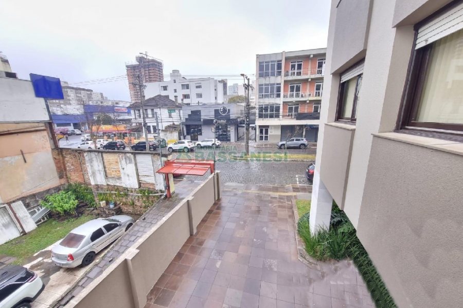 Apto Mobiliado com 130m², 3 dormitórios, 1 vaga, no bairro Lourdes em Caxias do Sul para Comprar