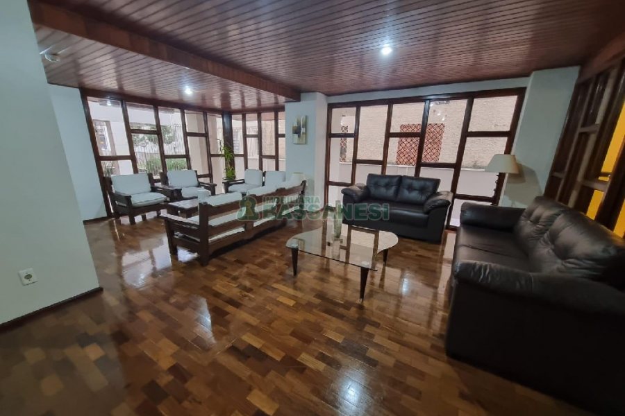 Apto Mobiliado com 130m², 3 dormitórios, 1 vaga, no bairro Lourdes em Caxias do Sul para Comprar