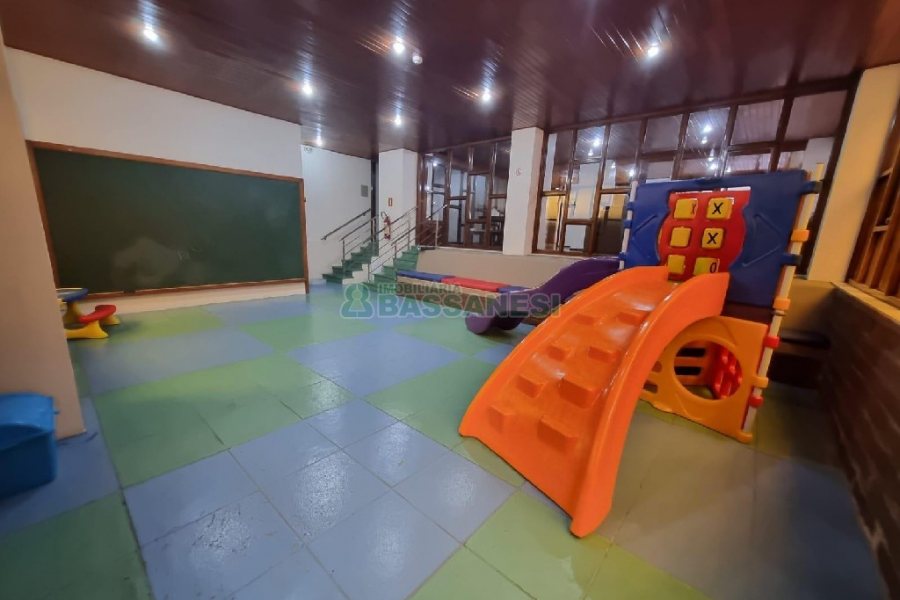 Apto Mobiliado com 130m², 3 dormitórios, 1 vaga, no bairro Lourdes em Caxias do Sul para Comprar