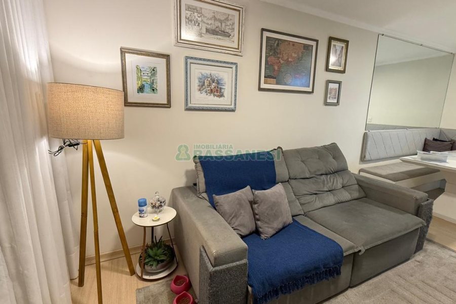 Apartamento com 66m², 2 dormitórios, 1 vaga, no bairro Kayser em Caxias do Sul para Comprar