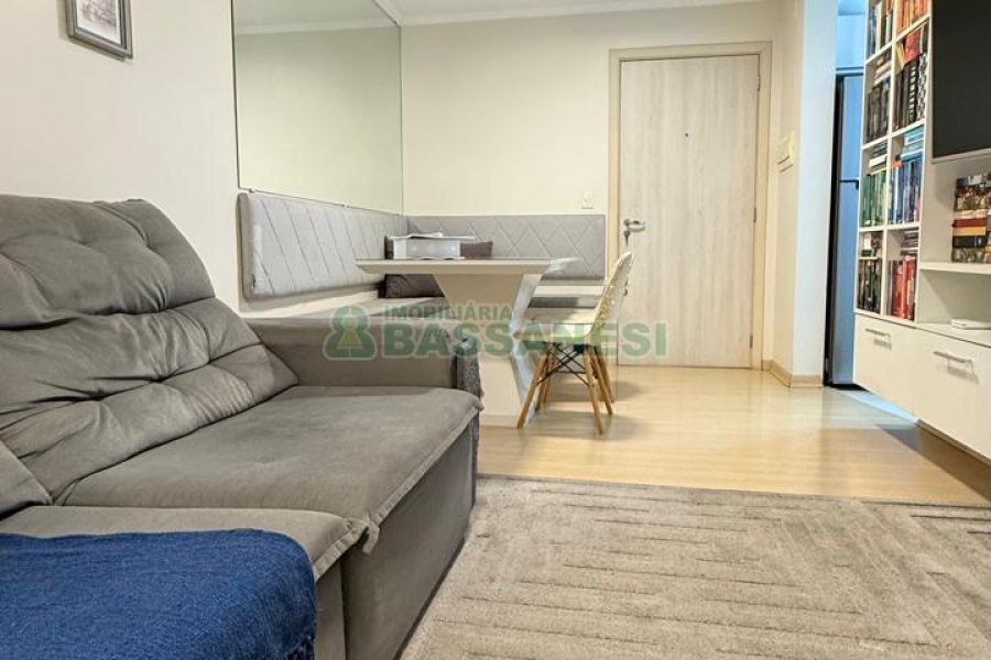 Apartamento com 66m², 2 dormitórios, 1 vaga, no bairro Kayser em Caxias do Sul para Comprar