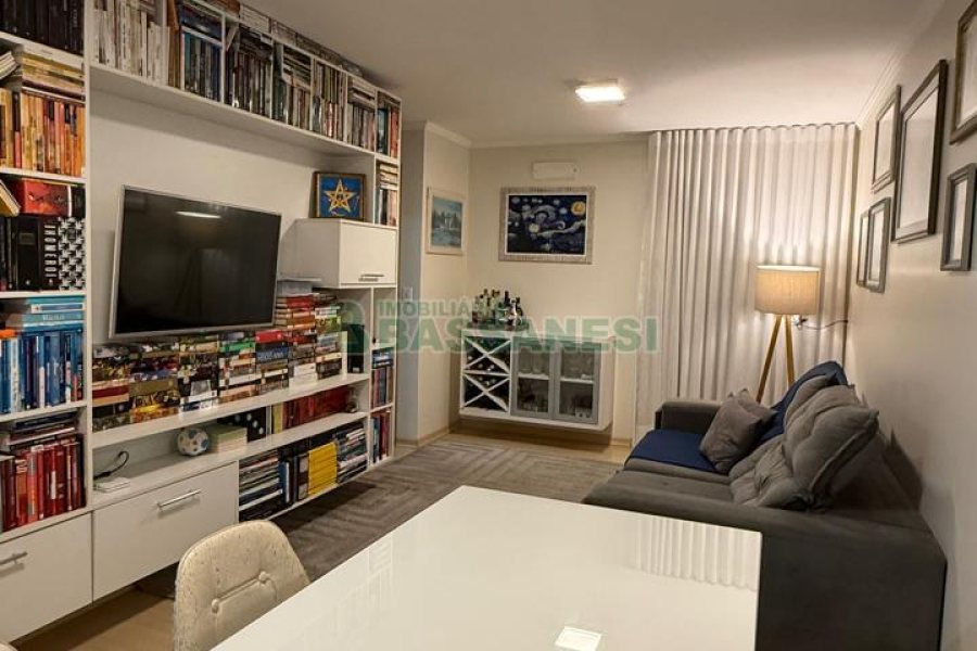 Apartamento com 66m², 2 dormitórios, 1 vaga, no bairro Kayser em Caxias do Sul para Comprar