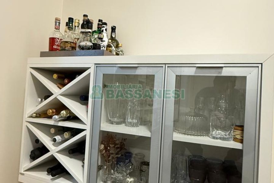 Apartamento com 66m², 2 dormitórios, 1 vaga, no bairro Kayser em Caxias do Sul para Comprar