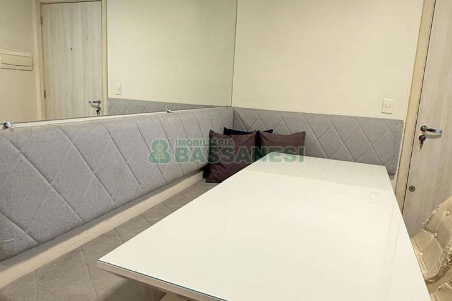 Apartamento com 66m², 2 dormitórios, 1 vaga, no bairro Kayser em Caxias do Sul para Comprar