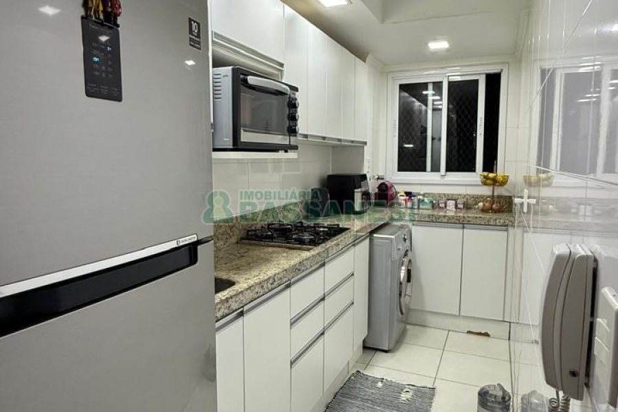 Apartamento com 66m², 2 dormitórios, 1 vaga, no bairro Kayser em Caxias do Sul para Comprar