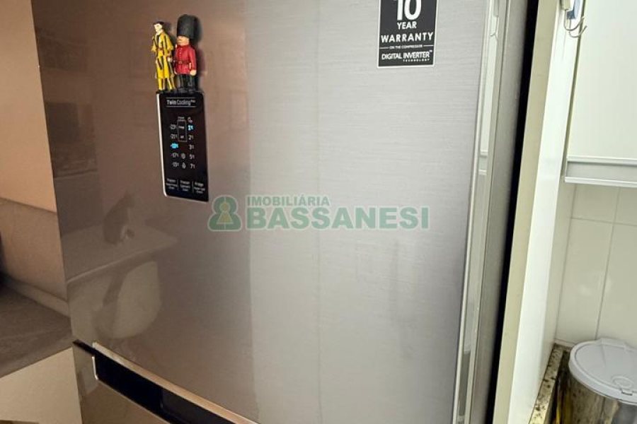 Apartamento com 66m², 2 dormitórios, 1 vaga, no bairro Kayser em Caxias do Sul para Comprar