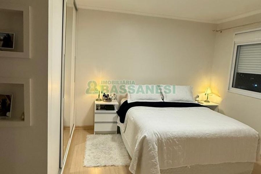 Apartamento com 66m², 2 dormitórios, 1 vaga, no bairro Kayser em Caxias do Sul para Comprar